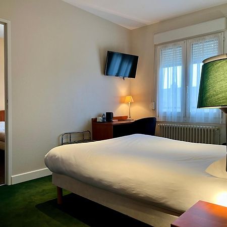 Hotel Logis Saint Louis La Suze-sur-Sarthe Zewnętrze zdjęcie