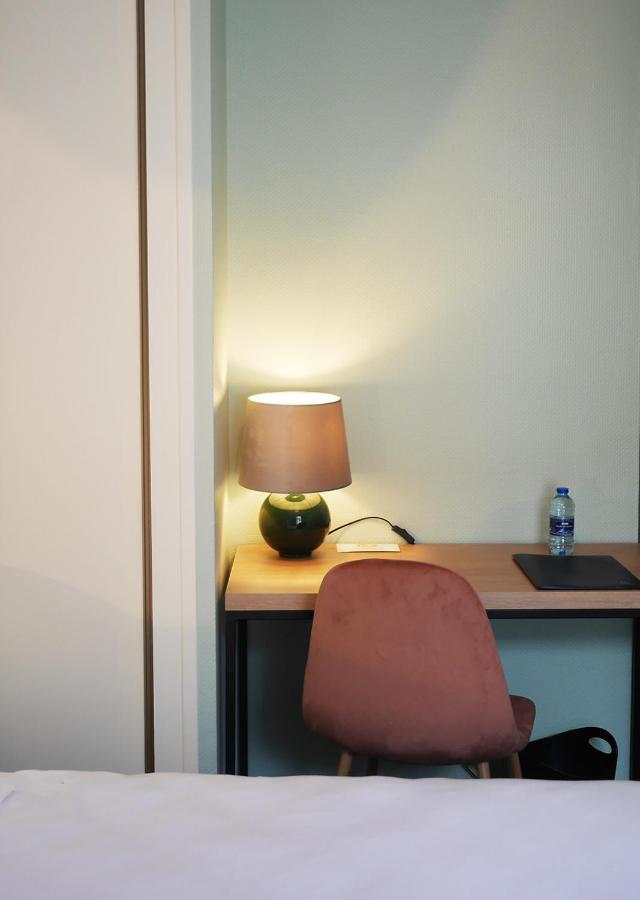 Hotel Logis Saint Louis La Suze-sur-Sarthe Zewnętrze zdjęcie