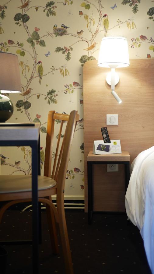 Hotel Logis Saint Louis La Suze-sur-Sarthe Zewnętrze zdjęcie