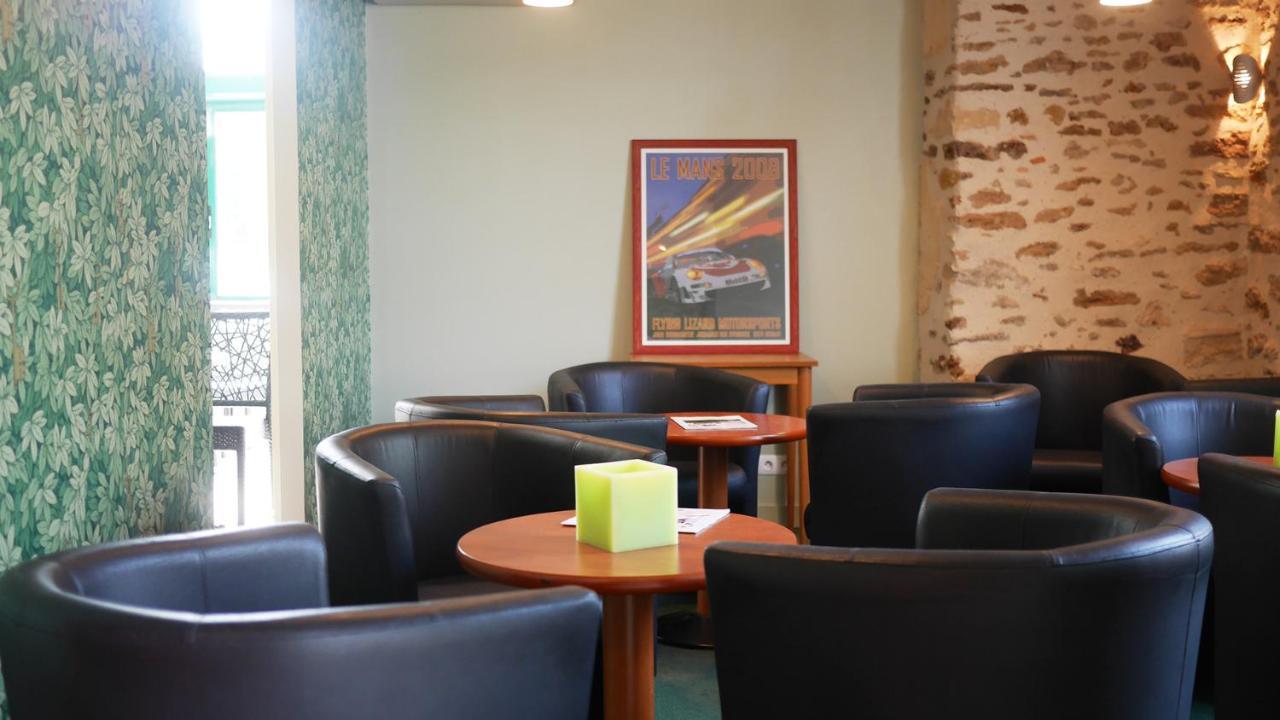 Hotel Logis Saint Louis La Suze-sur-Sarthe Zewnętrze zdjęcie