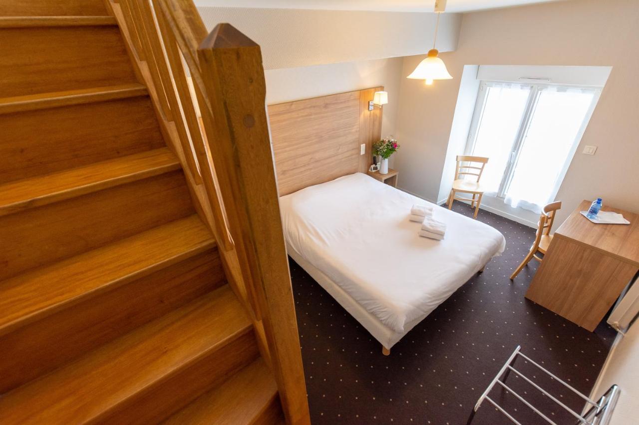 Hotel Logis Saint Louis La Suze-sur-Sarthe Zewnętrze zdjęcie