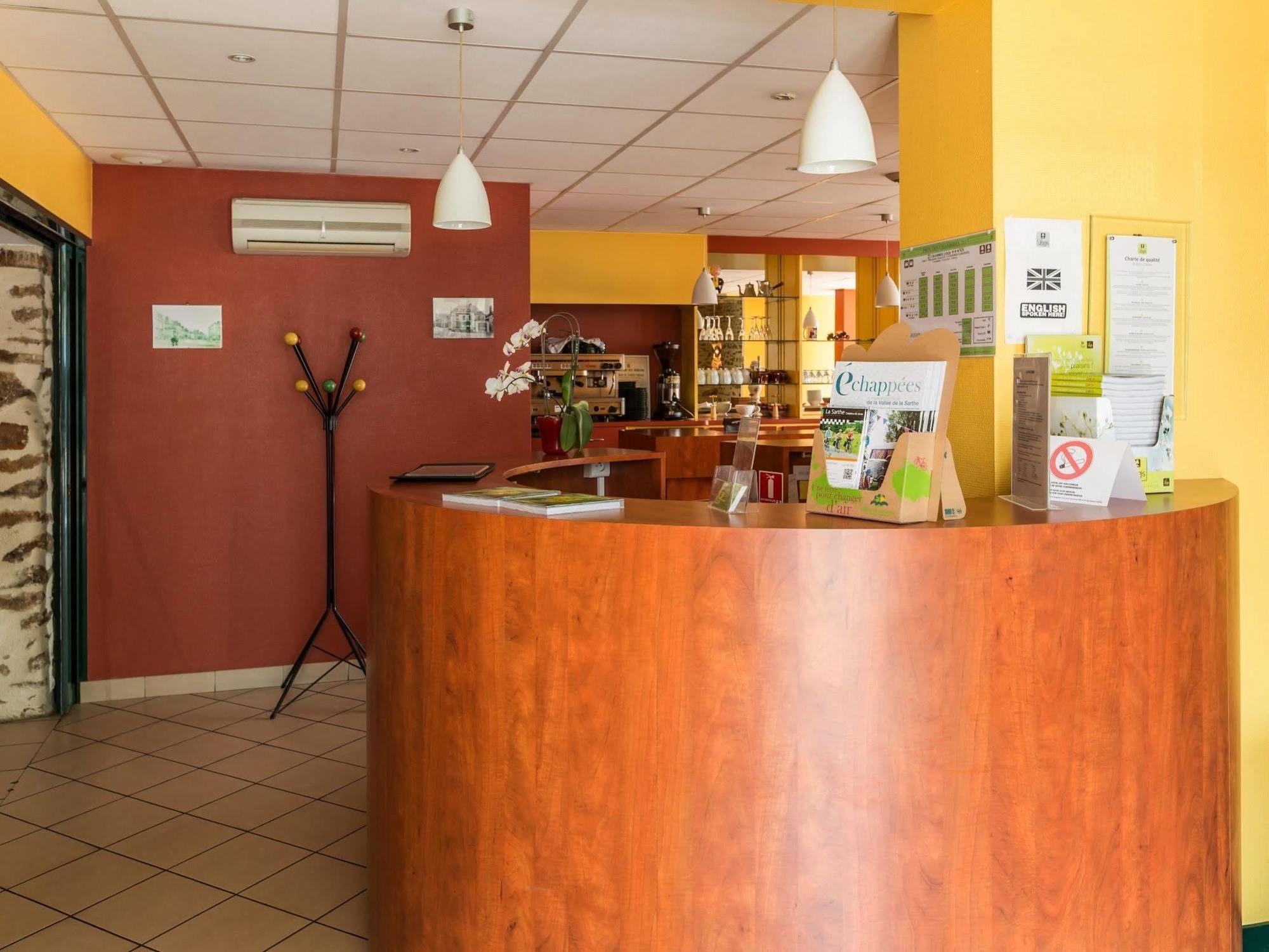 Hotel Logis Saint Louis La Suze-sur-Sarthe Zewnętrze zdjęcie